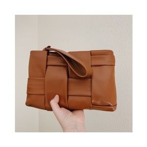 Vince Camuto | Darwa Woven Wristlet